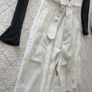 BANANA REPUBLIC BERMUDA PINSTRIPED DRESS SHORTS. FABULOUS!